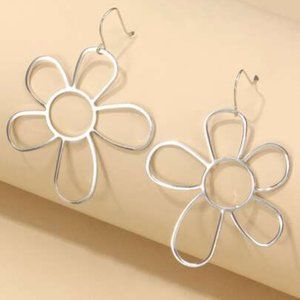 NEW 1 Pair Silvery Hollow Flower Design Hook Dangle Earrings Retro Zinc Alloy